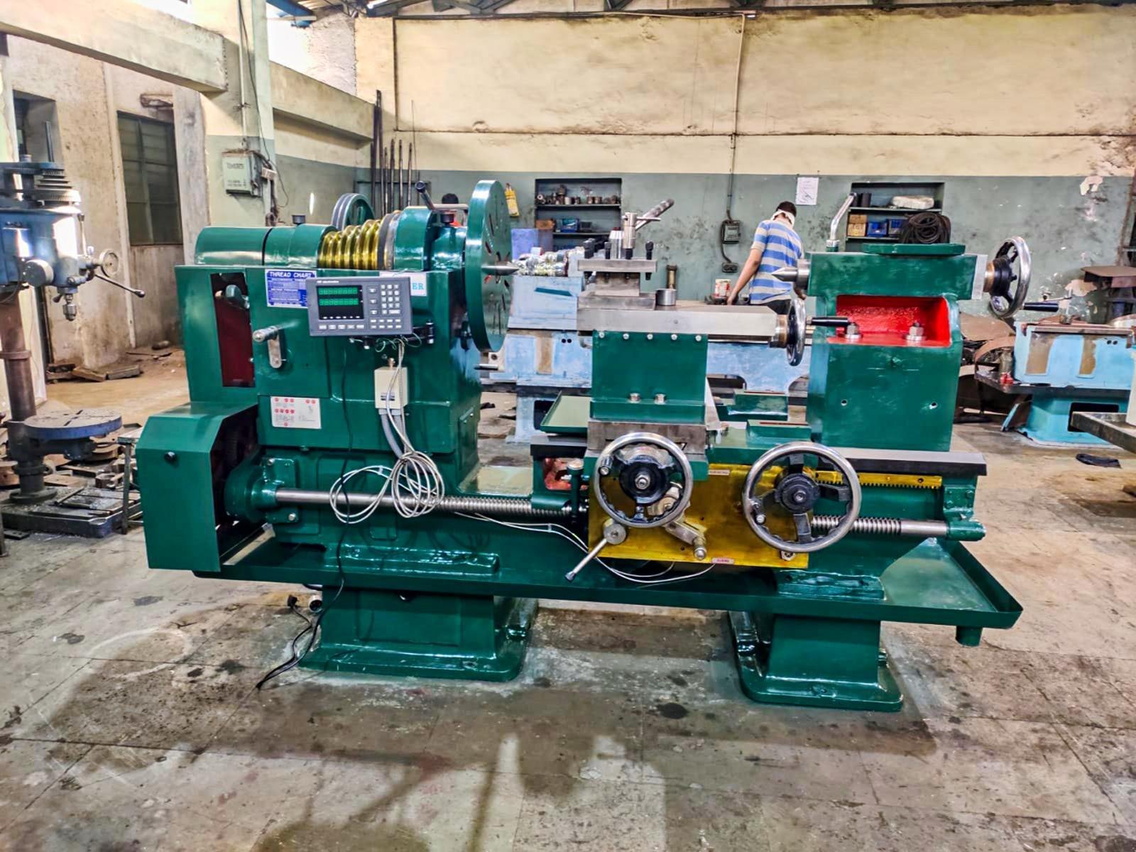 7 Feet Extra Heavy Duty Lathe Machine, 105 mm at Rs 490000 in Rajkot | ID:  25890146262